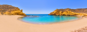 Bucht mit Sandstrand von Cocedores, in der Nähe von Águilas (Murcia)